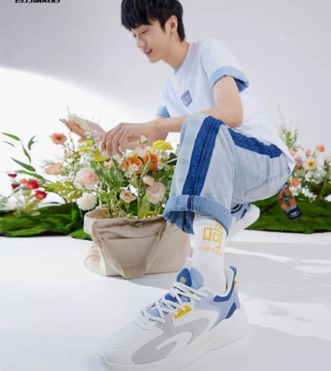 特步男鞋霄云2022秋冬季新款 皮面运动鞋...