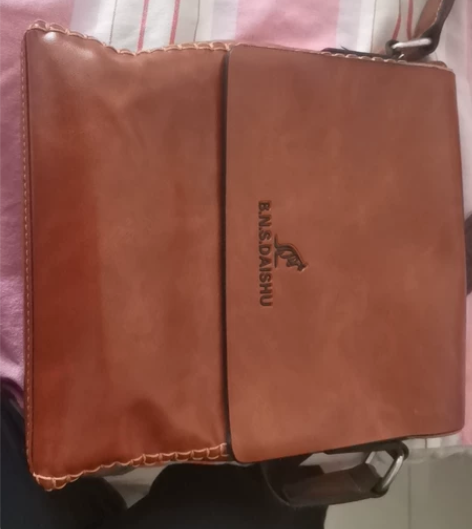 刚买的袋鼠真皮包，不想背了，几乎全新，26...