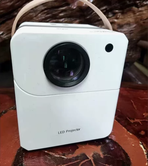 便宜转让新款投影仪家用高清投墙卧室手机智 ...