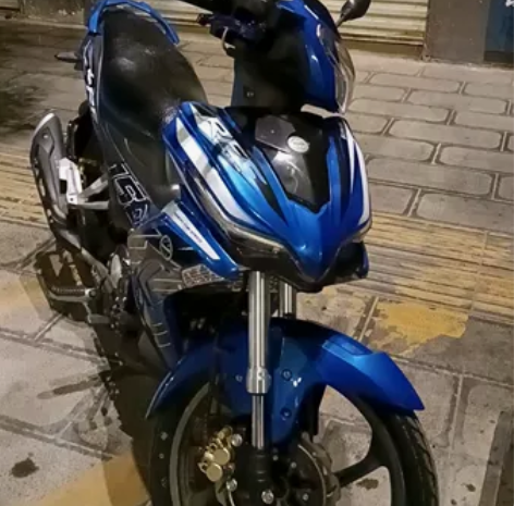 贝纳利rfs150i,单缸水冷电喷四气门!...