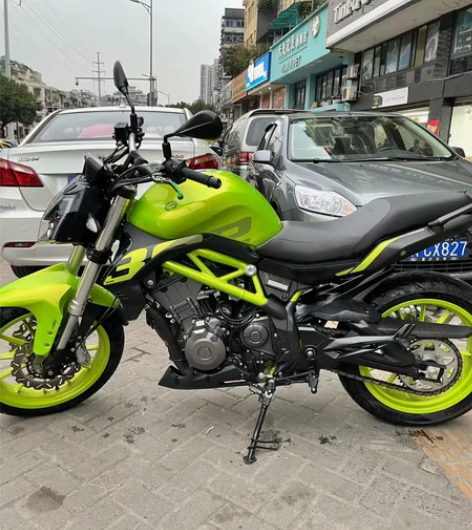 19年贝纳利黄龙300s亮绿色，安全行驶8...