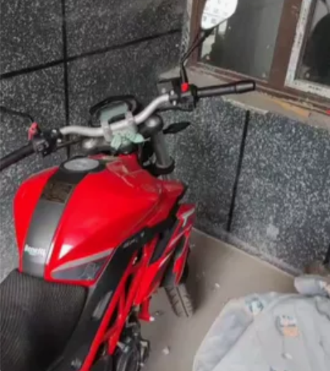 想要抓紧 贝纳利红宝龙150 不包过户 可...