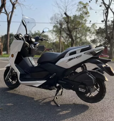 望江铃木150大踏板，车库长大，成色新，安...