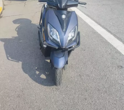 铃木uy125踏板摩托车，99新，小几千公...