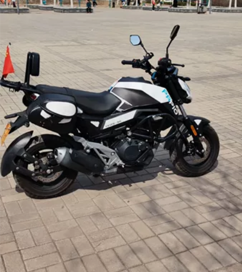 春风狒狒，21年，全车无划痕磕碰 感兴趣的...