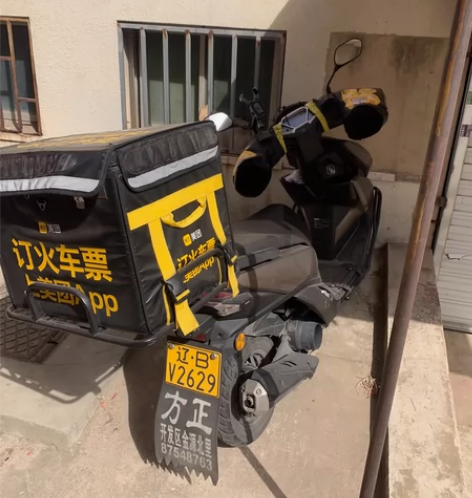 个人一手。去年6月1号上牌，行驶一万公里。...
