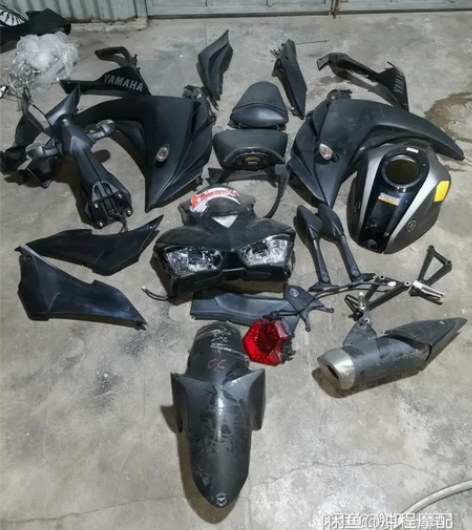 雅马哈R3原装全车外观件 感兴趣的话点“我...