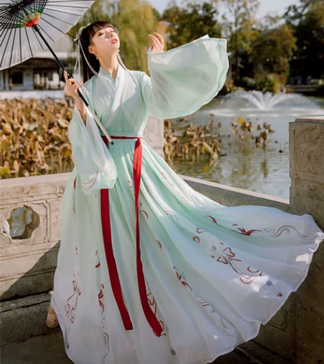 言然鸢尾汉服晋襦三件套 全新仅试穿l码,无...