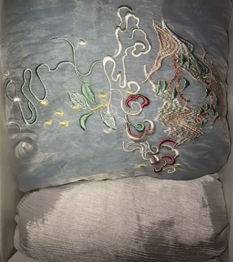 齐胸汉服裙，不太适合齐胸科幻，只出裙，可以...