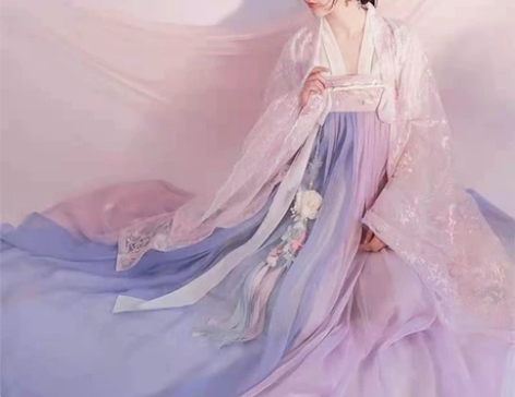 春樱齐胸全套M码东月棠家正版，仅试穿，原价...