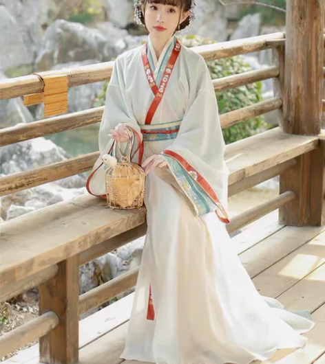 十三余小豆蔻儿[青山语]绣花双层晋儒一片式...