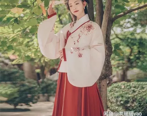 汉尚华莲芙蓉月m码，上衣+马面裙一套完整。...