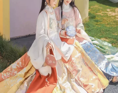 汉尚华莲桃花羽扇汉服女秋冬明制圆领大襟袄织...