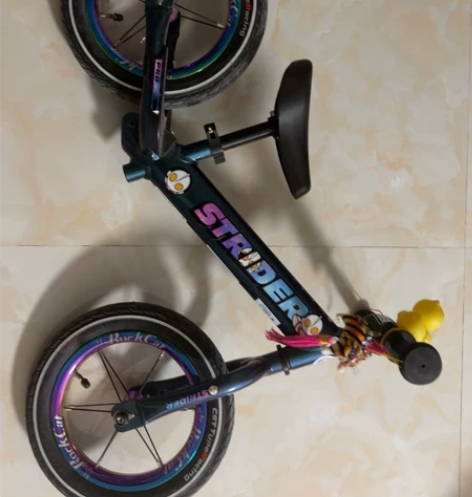 strider 儿童平衡车 配置如图 小孩...