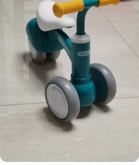 贝恩施平衡车，适合3岁以下小宝宝，总共没玩...