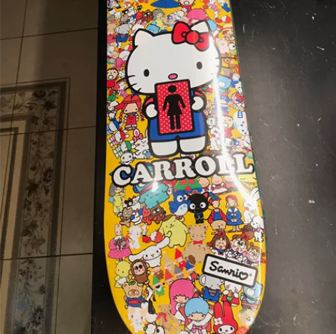 GIRL 和 Hello Kitty联名板...