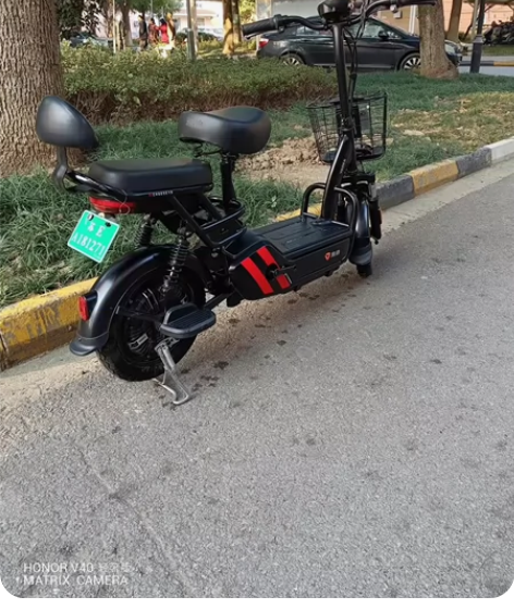雅迪电动车，很少使用，买了一年多。 感兴趣...
