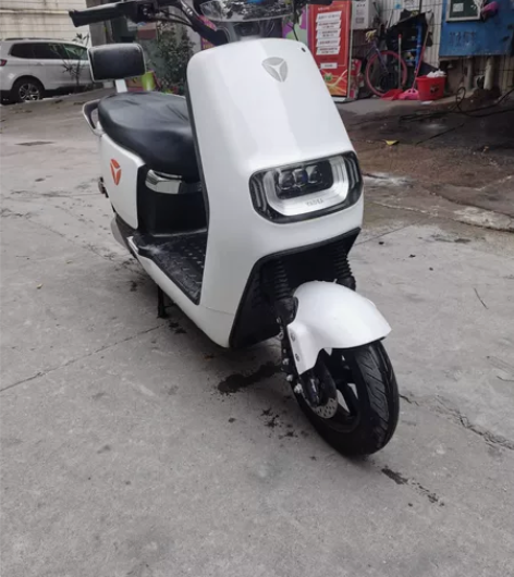 九成新雅迪E8电动车 感兴趣的话点“我想要...