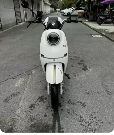 〔转手〕雅迪新国标电动车，颜值担当，品牌车...