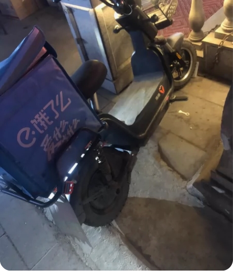 雅迪电动车、哪都好使、放电瓶就能干活、速度...