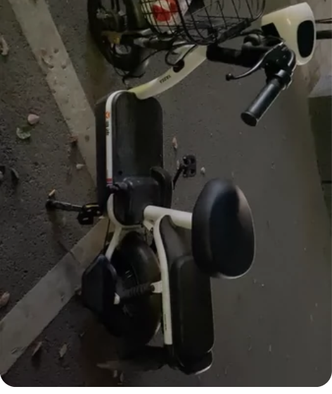 雅迪电动车，刚卖一年多，小2000买的，现...