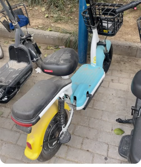 卖了一年 放了半年 电瓶不用换 只用换锁芯...