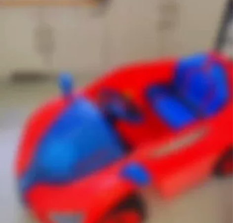 闲置下来的小汽车，带遥控器。 ?坐在车里超...