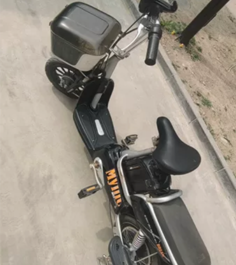 新日电动车！非常好骑的小车！电池是锂电池 ...