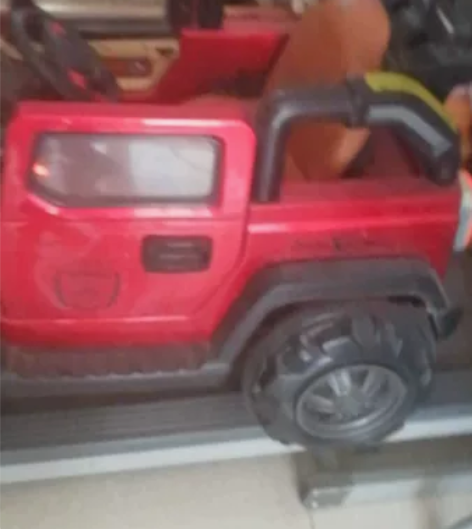 出售儿童电动玩具车，带遥控器，自带摇摆，歌...