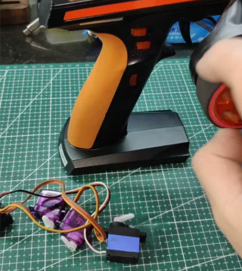 富斯gt3c车船航模遥控器枪控 gr3e接...