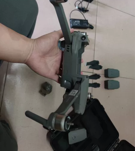 18年激活，御二变焦三电大全套，原装车载充...