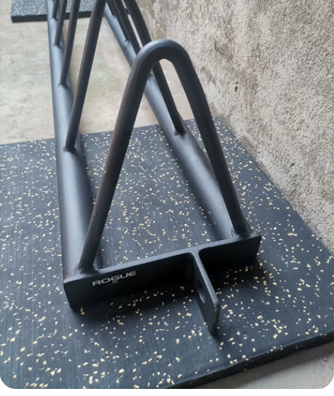 杠铃片架，很长。装下300+公斤（装300...