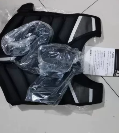 健身房结业剩余少量全新负重背心低价处理！重...