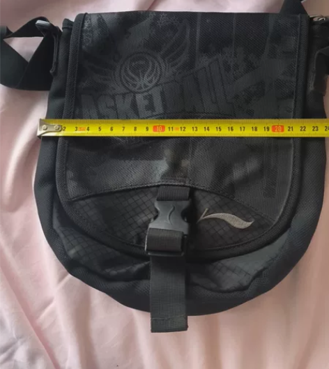 李宁单肩包挎包，图片实拍，品相如图，专柜购...