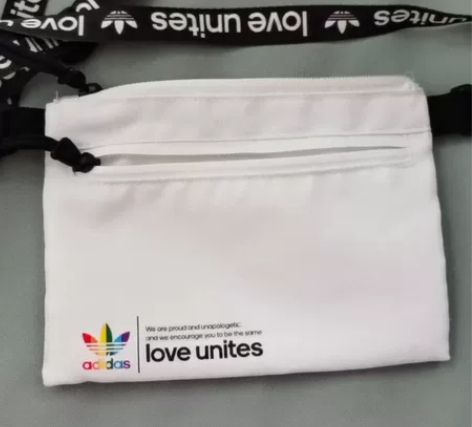 夏季款 正品三叶草帆布胸包  斜挎、腰包都...