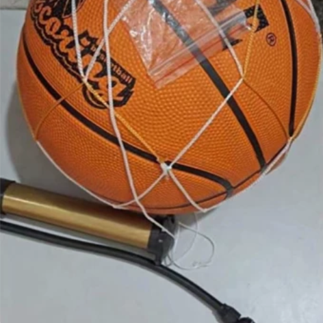 朋友体育馆闲置处理，比赛篮球，原价195元...