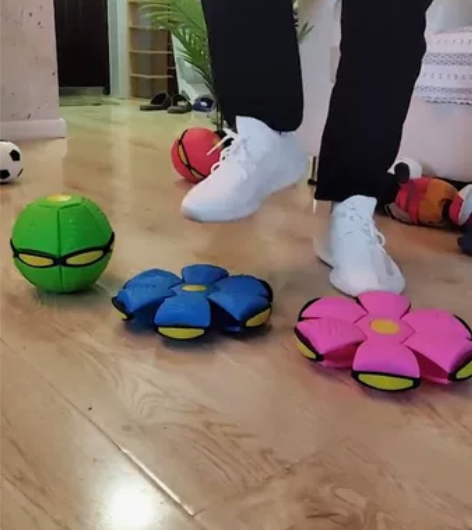 (全新包邮)【火火火】抖音同款待飞碟球魔幻...