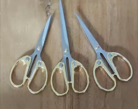 【低价转卖】剪刀家用不锈钢小剪刀办公合金文...