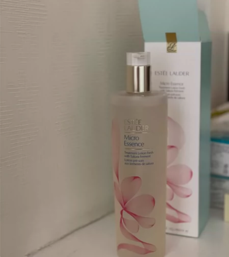 雅诗兰黛樱花水400ml，全新仅拆封，香港...