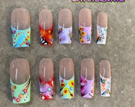 千禧风美甲欧美穿戴甲色彩法式 这个手绘想不...