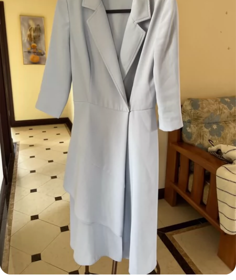 高级定制职业女装，衣服是在专卖店定做的，尺...