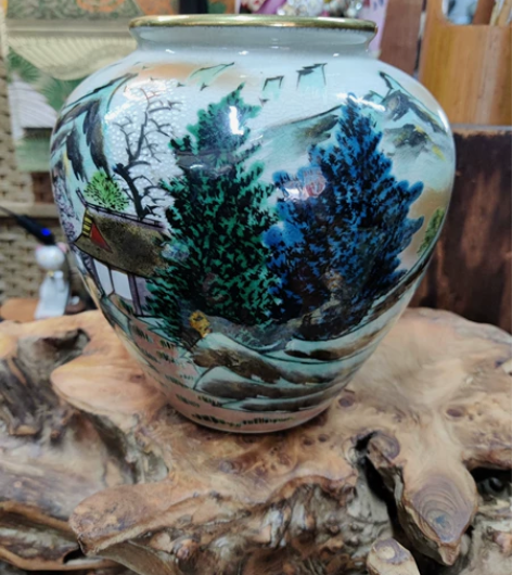 日本昭和早期，九谷名家，交趾釉手绘纹饰，纹...