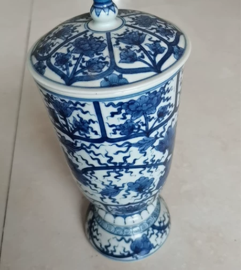 古玩收藏老物件，青花花卉纹桐式瓶，高约27...