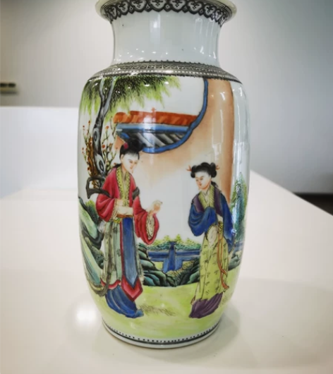 50年代三隆款仕女瓶，高23.5厘米，全品...