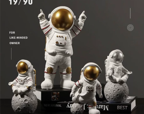【7.9元3个包邮】宇航员小摆件 工厂倒闭...