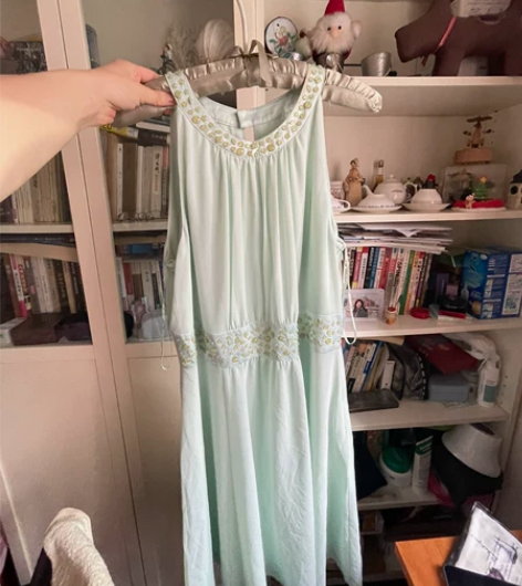 裙子是做服装的朋友送的国外打板样衣，从来没...