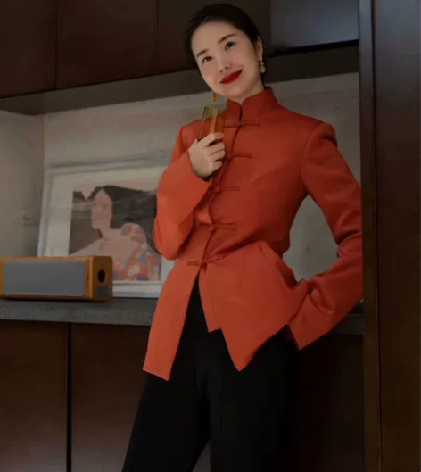 S G Y中式风桔红色套装，淡然内敛的东方...