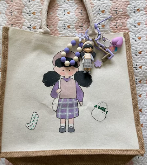 手绘爆米花妹妹包包?包挂 感兴趣的话点“我...