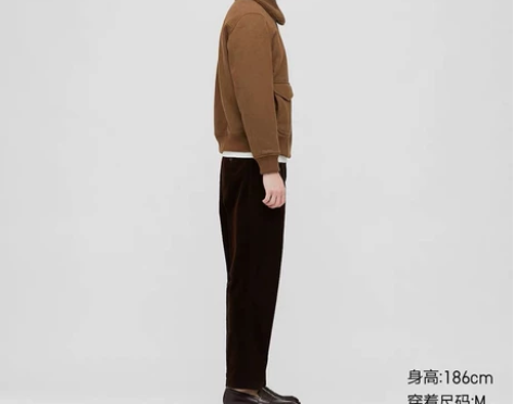 优衣库 男装。 仿羊羔绒毛领外套 4304...