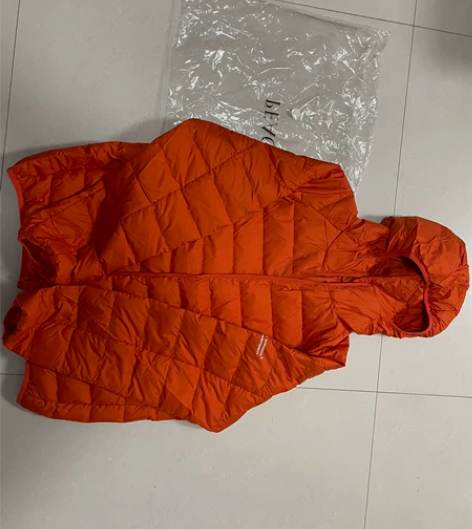 太平鸟男装#羽绒服，全新正品，吊牌和包装袋...